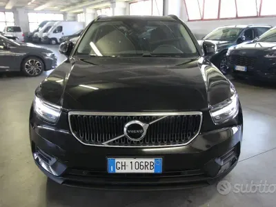 Usata Volvo XC40 Momentum 129 CV (94 kW) 2022 Nero SUV