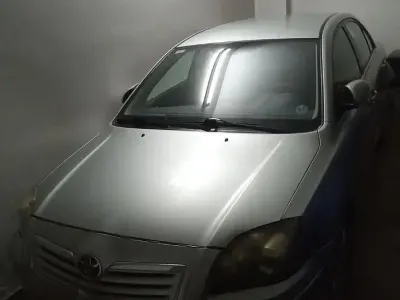 Usata Toyota Avensis 150 CV (110 kW) 2007 Grigio Berlina