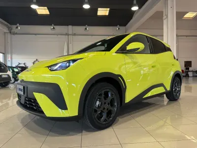 Nuova BYD Dolphin Surf Comfort 60 kW (82 CV) 2026 Giallo Utilitaria