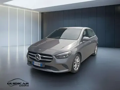 Usata Mercedes B180 116 CV (85 kW) 2019 Grigio montagna Utilitaria