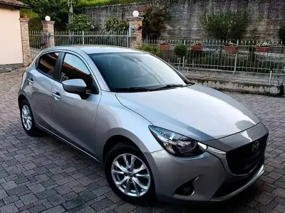Begagnad Mazda 2 105 HK (77 kW) 2017 Sedan