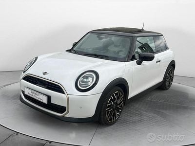 Usata Mini Cooper Favoured 156 CV (114 kW) 2024 Bianco Utilitaria