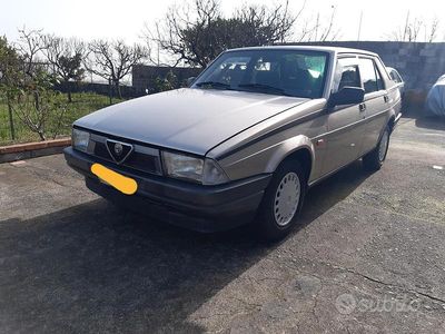 Usata Alfa Romeo 75 1989 Grigio Berlina