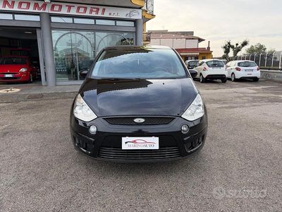 Usata Ford S-MAX Titanium 140 CV (102 kW) 2007 Nero Monovolume