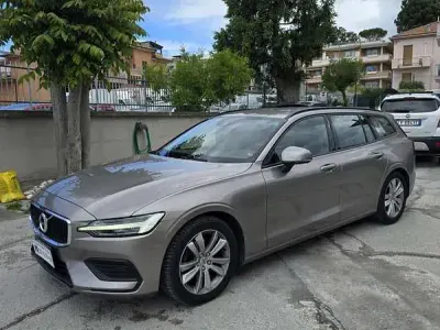 Usata Volvo V60 Business Edition 190 CV (139 kW) 2019 Station wagon