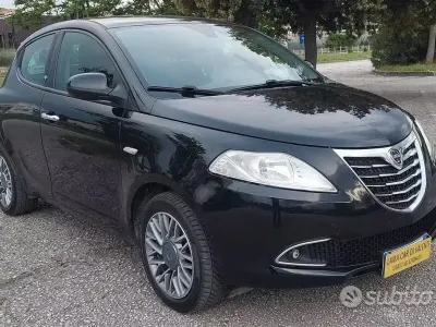 Usata Lancia Ypsilon 69 CV (50 kW) 2011 Nero Utilitaria