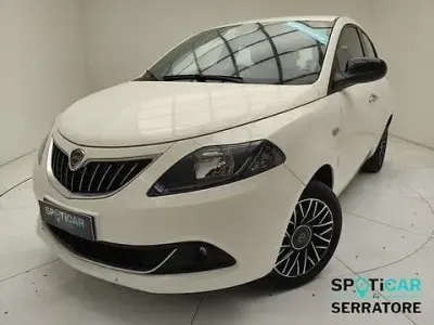Usata Lancia Ypsilon S 70 CV (51 kW) 2024 Bianco Utilitaria