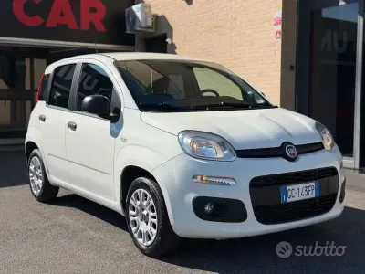 Usata Fiat Panda Lounge 69 CV (50 kW) 2020 Bianco Utilitaria