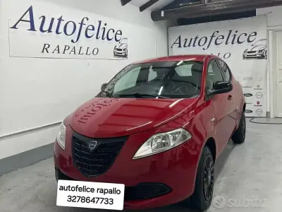 Usata Lancia Ypsilon 80 CV (58 kW) 2015 Rosso Utilitaria