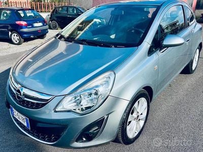Usata Opel Corsa 85 CV (62 kW) 2013 Grigio Utilitaria