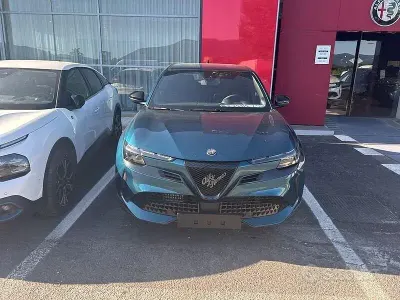Nuova Alfa Romeo GT Junior 145 CV (106 kW) 2025 Blu SUV