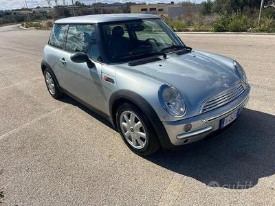 Occasion Mini ONE 90 ch (66 kW) 2001 Gris Citadine