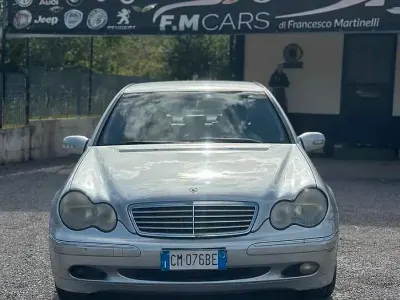Usata Mercedes C220 231 CV (169 kW) 2004 Grigio Berlina