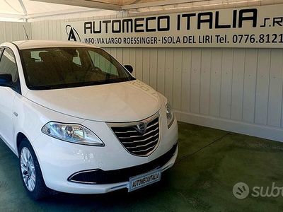 Usata Lancia Ypsilon 69 CV (50 kW) 2015 Bianco Utilitaria