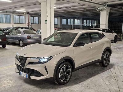 Nuova Alfa Romeo Junior 61 kW (84 CV) 2025 Avorio galleria (636) SUV