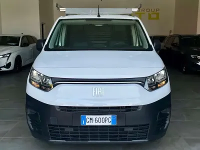 Usata Fiat Doblò 102 CV (75 kW) 2023 Nero Monovolume