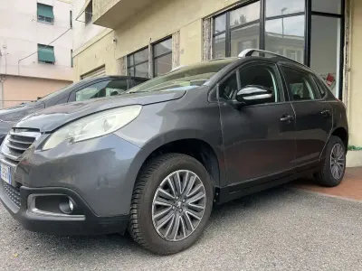 Usata Peugeot 2008 82 CV (60 kW) 2015 Grigio SUV