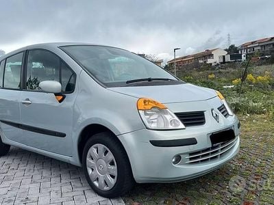 Usata Renault Modus 85 CV (62 kW) 2005 Grigio Monovolume