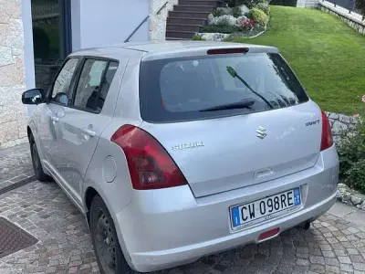 Usata Suzuki Swift GLX 69 CV (50 kW) 2005 Grigio Utilitaria