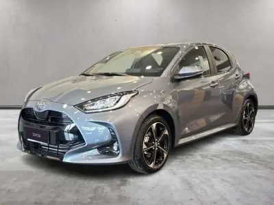 Nuova Toyota Yaris Hybrid Premium 129 CV (94 kW) 2026 Grigio Berlina