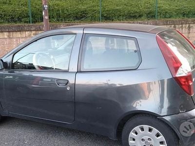 Usata Fiat Punto Classica 77 CV (56 kW) 2010 Grigio Utilitaria