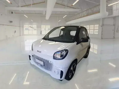 Usata Smart ForTwo Coupé Passion 41 kW (56 CV) 2023 Bianco Coupé
