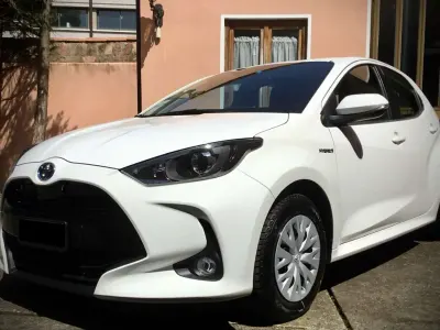 Usata Toyota Yaris Hybrid