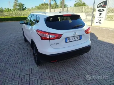 Usata Nissan Qashqai N-Connecta 110 CV (80 kW) 2016 Bianco SUV