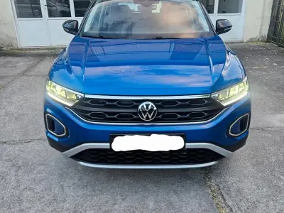 Używany VW T-Roc 150 KM (110 kW) 2023 Niebieski SUV