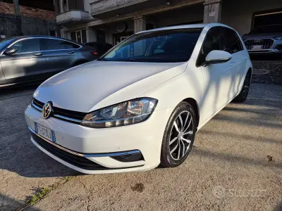 Usata VW Golf VII Highline 116 CV (85 kW) 2018 Bianco Berlina