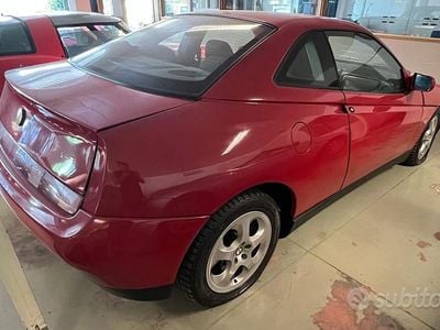 Usata Alfa Romeo GTV 201 CV (147 kW) 1998 Rosso Coupé