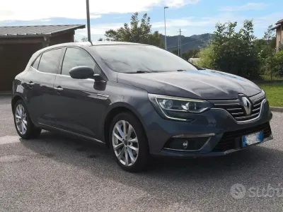 Usata Renault Mégane 110 CV (80 kW) 2016 Grigio Berlina
