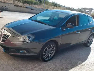 Usata Lancia Delta 165 CV (121 kW) 2008 Utilitaria