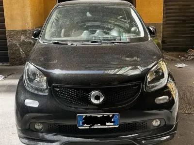 Begagnad Smart ForFour Passion 71 HK (52 kW) 2019 Svart Halvkombi