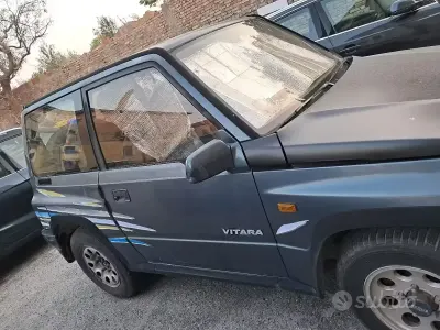 Usata Suzuki Vitara 75 CV (55 kW) 1992 Nero Station wagon
