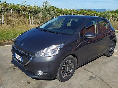 Usata Peugeot 208 Access 82 CV (60 kW) 2014 Grigio Utilitaria