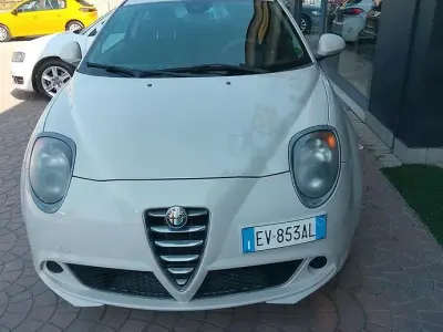 Usata Alfa Romeo MiTo Distinctive 140 CV (102 kW) 2014 Beige Utilitaria