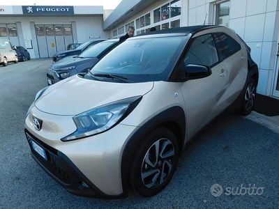 Usata Toyota Aygo X Trend 72 CV (52 kW) 2023 Beige SUV
