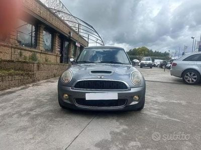 Usata Mini Cooper S 184 CV (135 kW) 2010 Grigio Utilitaria