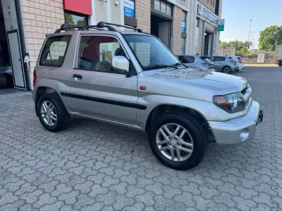 Usata Mitsubishi Pajero 120 CV (88 kW) 2001 Grigio metallizzato SUV