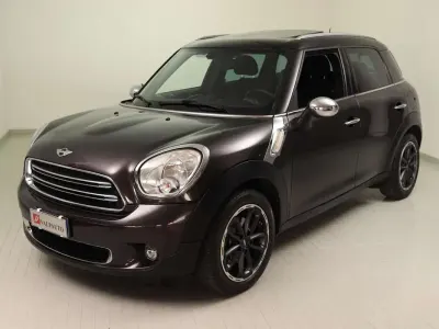 Usata Mini Cooper D Countryman 111 CV (81 kW) 2015 Grigio scuro/tetto nero SUV