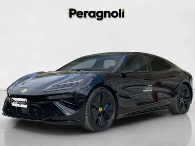Usata Lotus Emeya 450 kW (612 CV) 2025 Nero Utilitaria