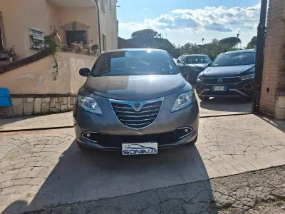 Usata Lancia Ypsilon Gold 86 CV (63 kW) 2012 Grigio Utilitaria