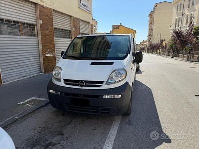 Usata Opel Vivaro 145 CV (106 kW) 2006 Bianco Monovolume