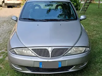 Usata Lancia Ypsilon 2000 Grigio Utilitaria