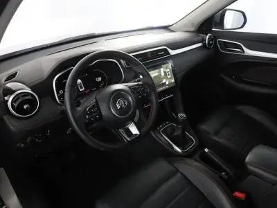 Usata MG ZS Luxury 106 CV (77 kW) 2024 Cosmic silver SUV