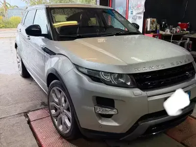 Usata Land Rover Range Rover evoque 190 CV (139 kW) 2015 Grigio SUV