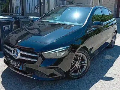 Begagnad Mercedes A180 Executive 116 HK (85 kW) 2020 Svart Sedan