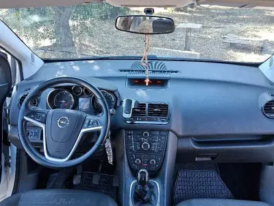 Usata Opel Meriva 95 CV (69 kW) 2011 Bianco Monovolume