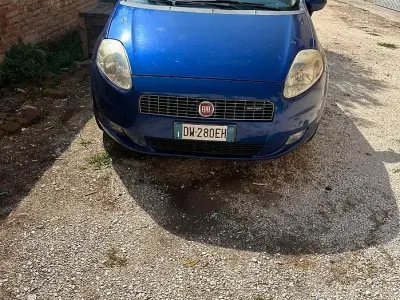 Usata Fiat Punto 90 CV (66 kW) 2009 Bluazzurro Utilitaria
